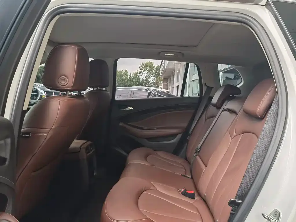 Buick Envision Plus — фото 9