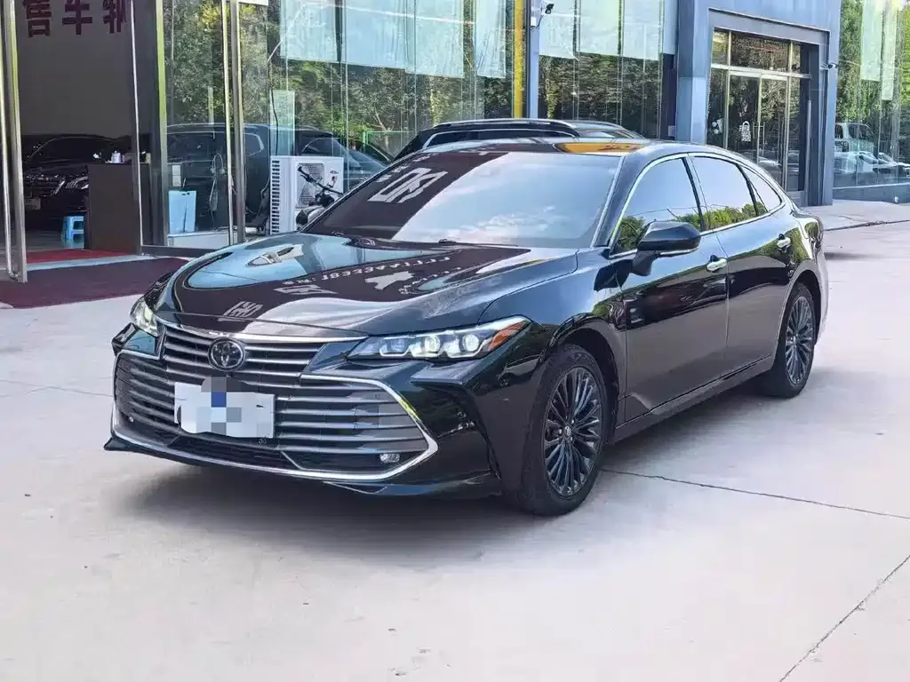 Toyota Avalon — фото 1