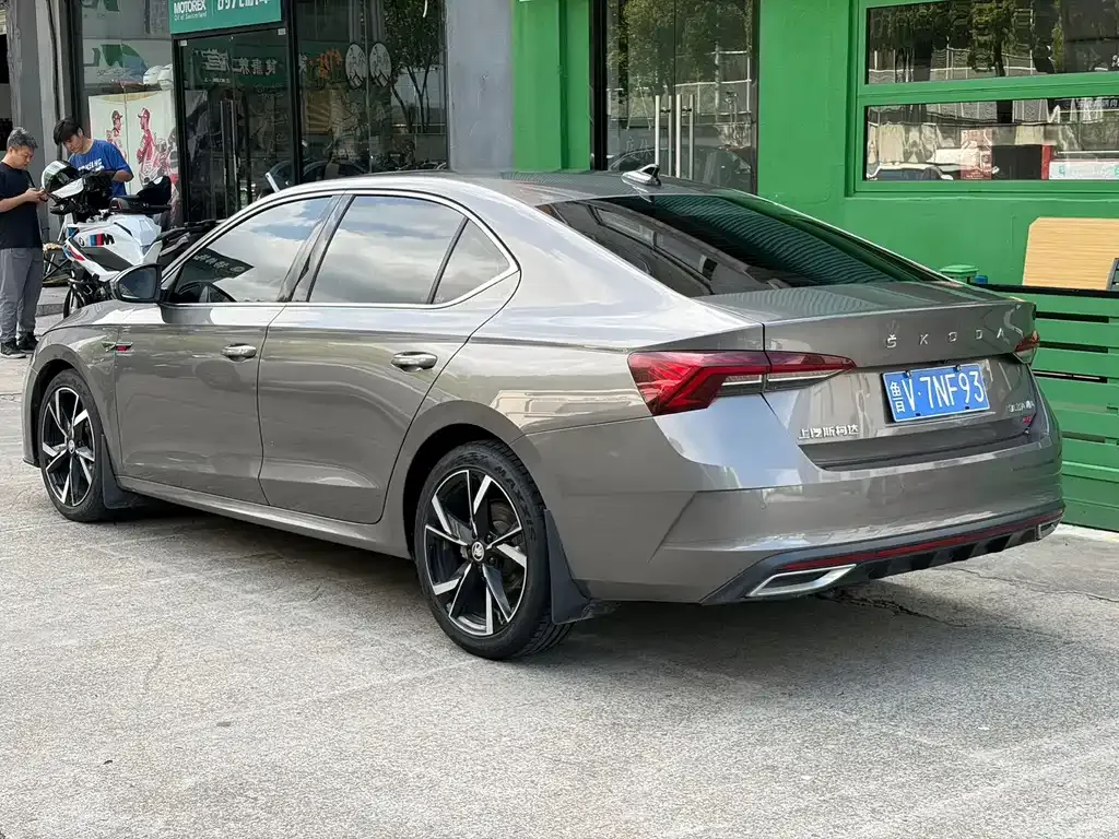 Skoda Octavia — фото 8