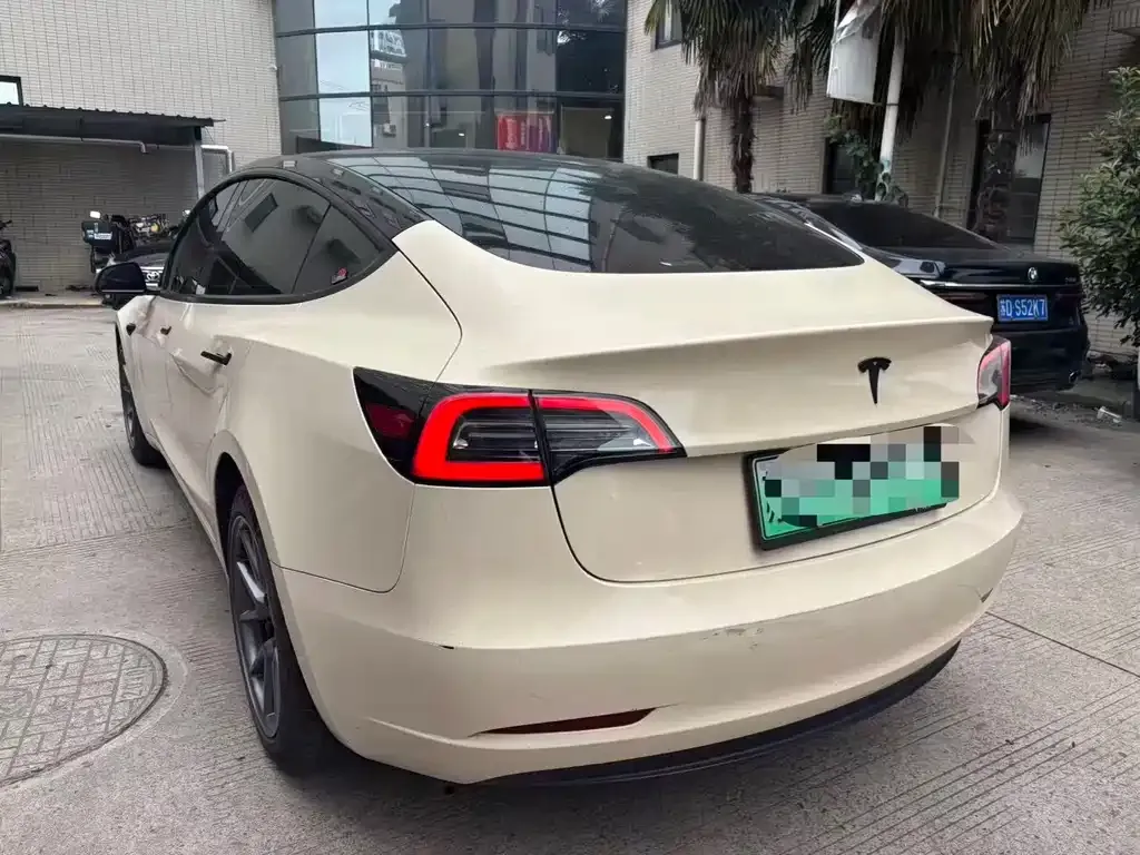 Tesla Model 3 — фото 6