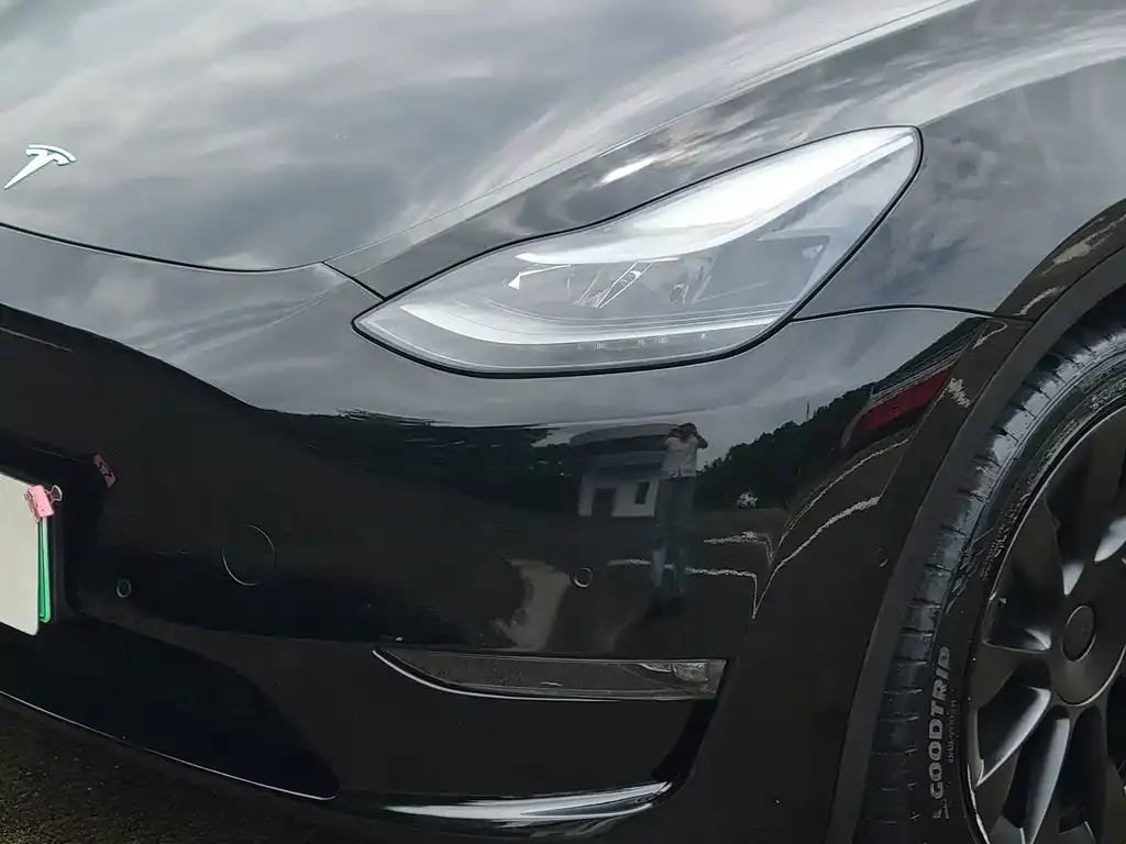 Tesla Model Y — фото 5