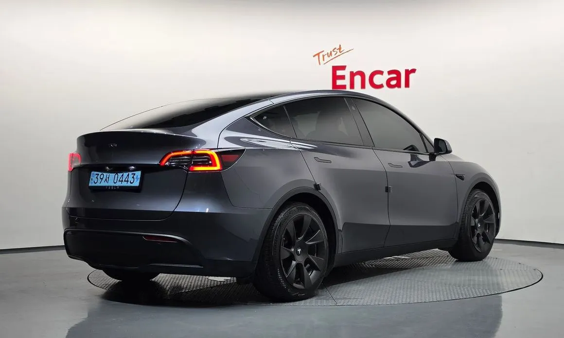 Tesla Model Y — фото 6