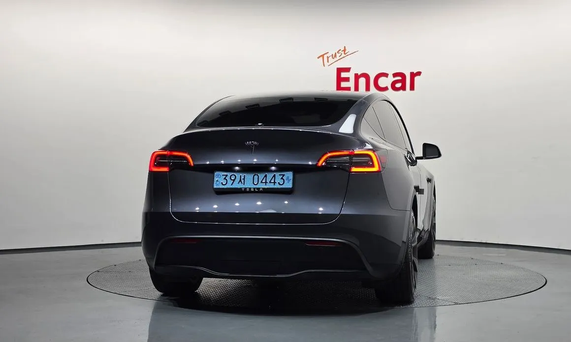 Tesla Model Y — фото 3