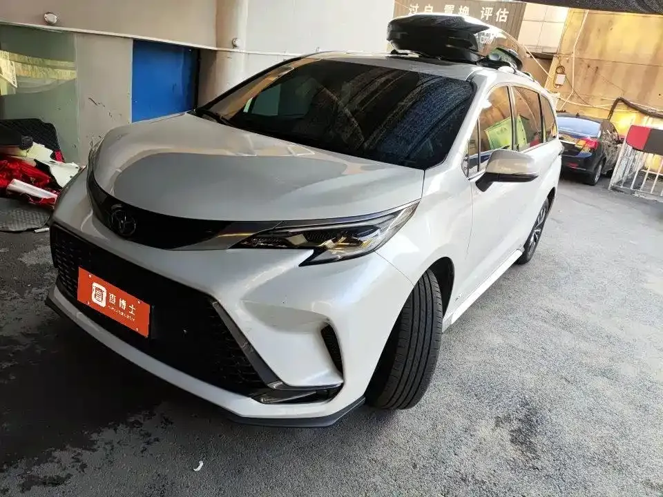 Toyota Granvia — фото 1