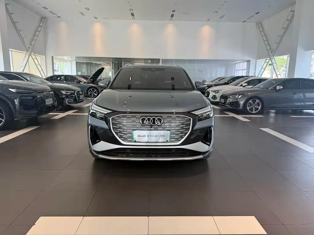 Audi Q4 e-tron — фото 10
