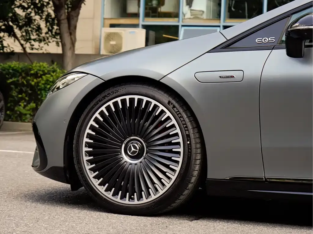Mercedes-Benz EQS AMG — фото 8