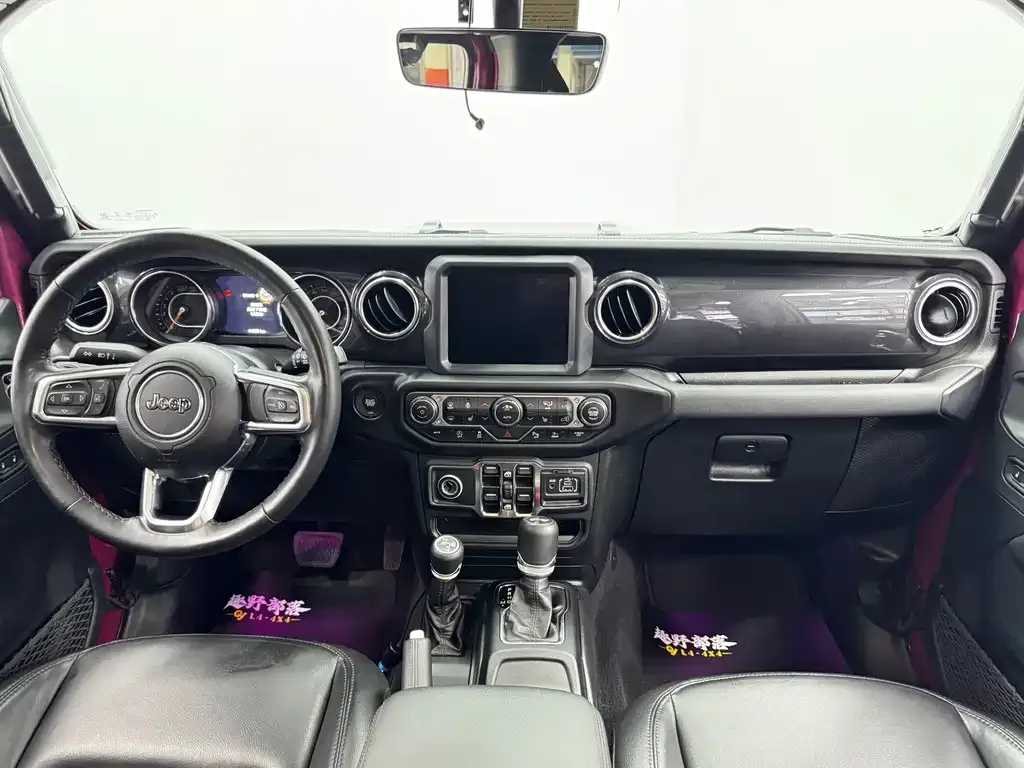 Jeep Wrangler — фото 5