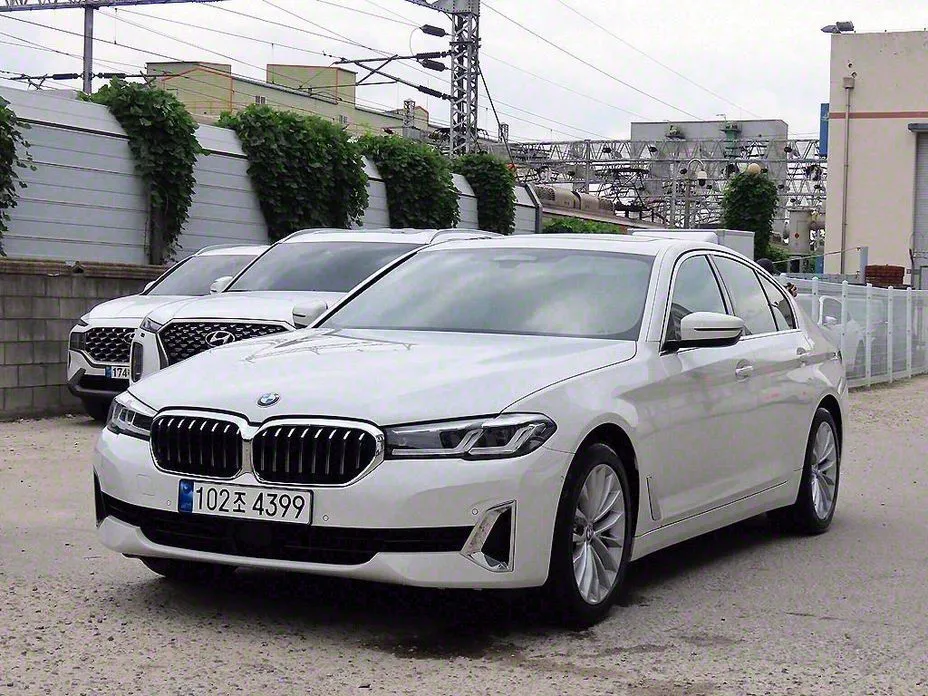 BMW 5-Series — фото 1