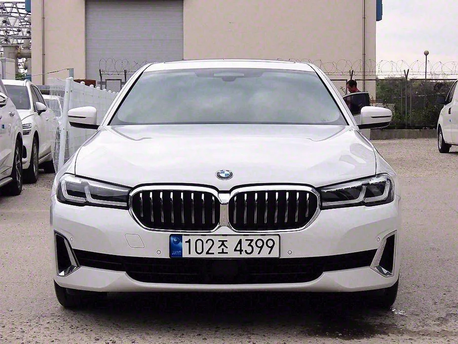 BMW 5-Series — фото 9
