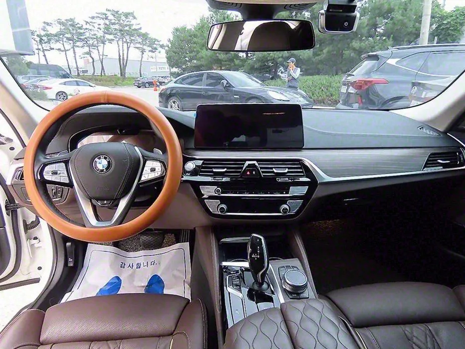 BMW 5-Series — фото 10