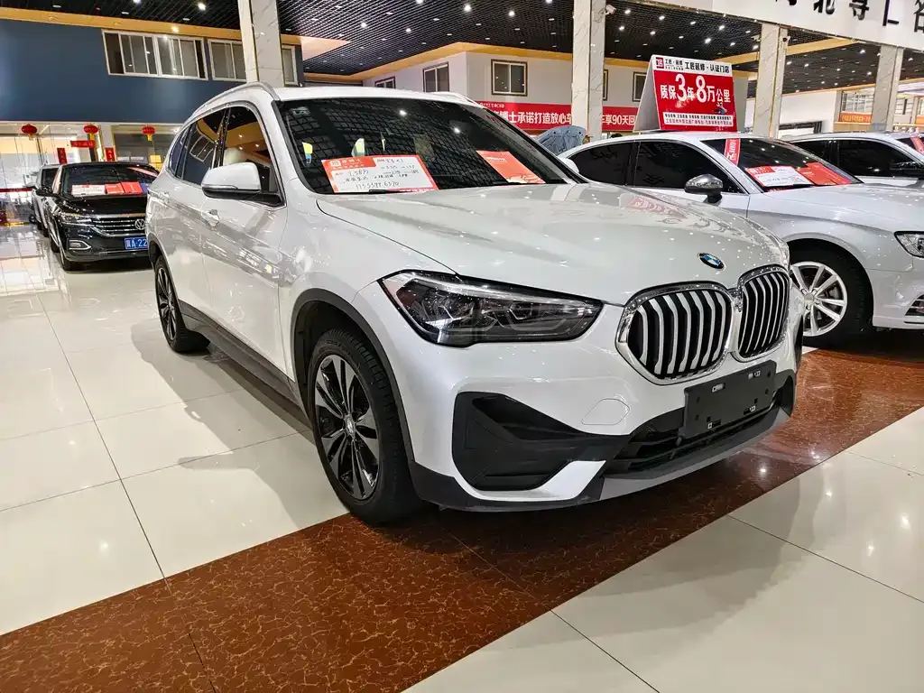 BMW X1 — фото 8