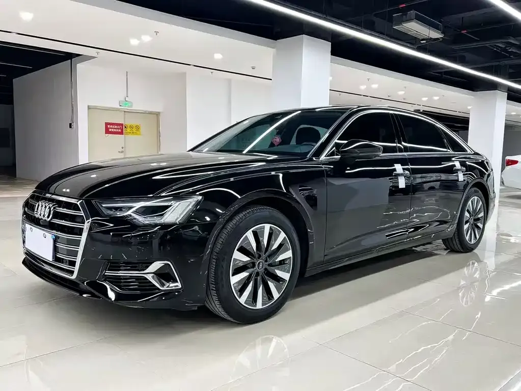Audi A6L — фото 1