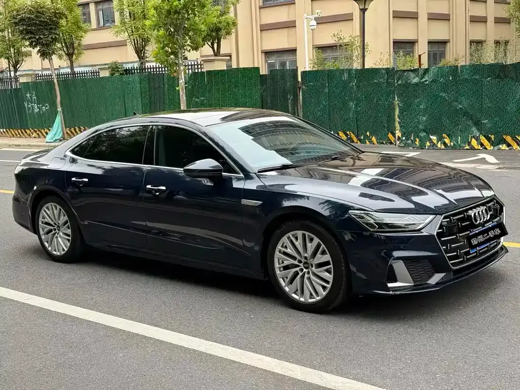 Audi A7L — фото 9