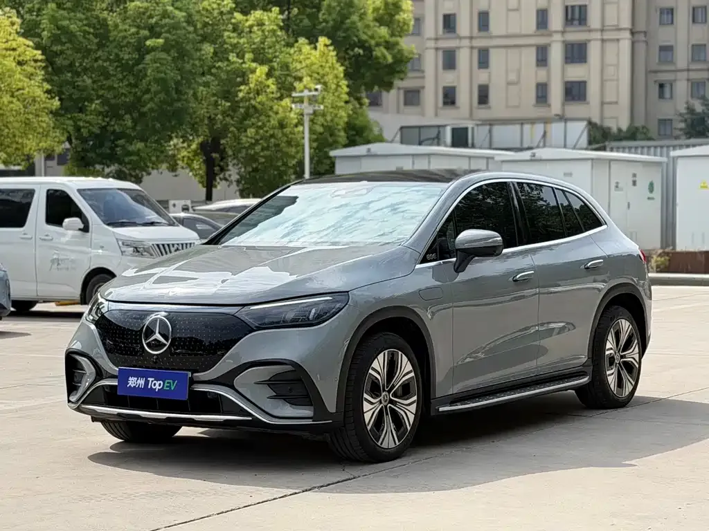 Mercedes-Benz EQE SUV — фото 1