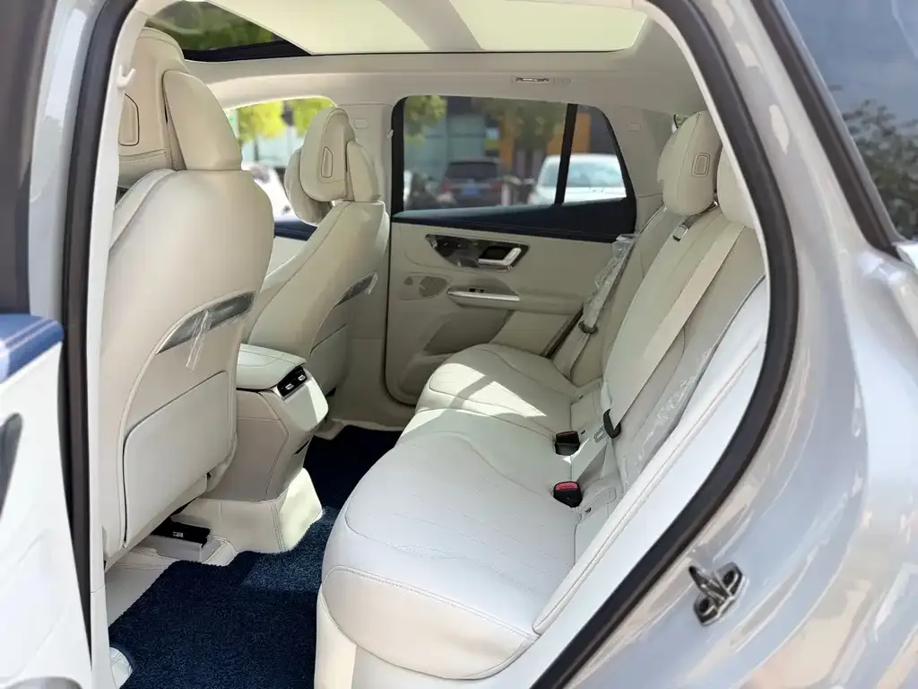 Mercedes-Benz EQE SUV — фото 4