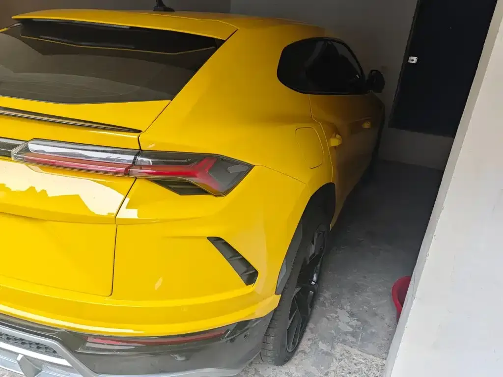 Lamborghini Urus — фото 3