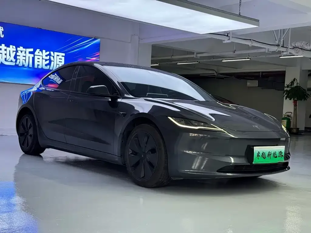 Tesla Model 3 — фото 10