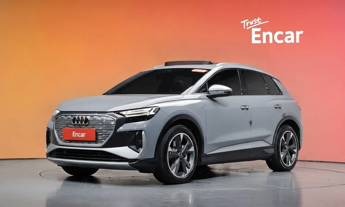 Audi Q4 e-tron — фото 1