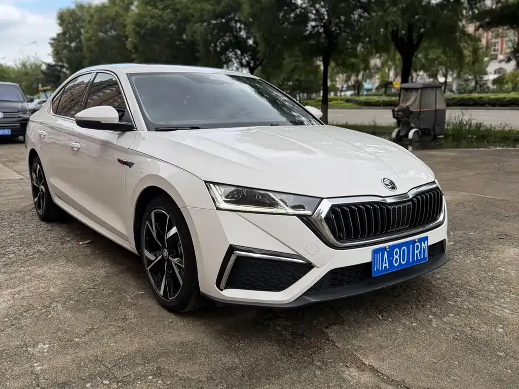 Skoda Octavia — фото 7