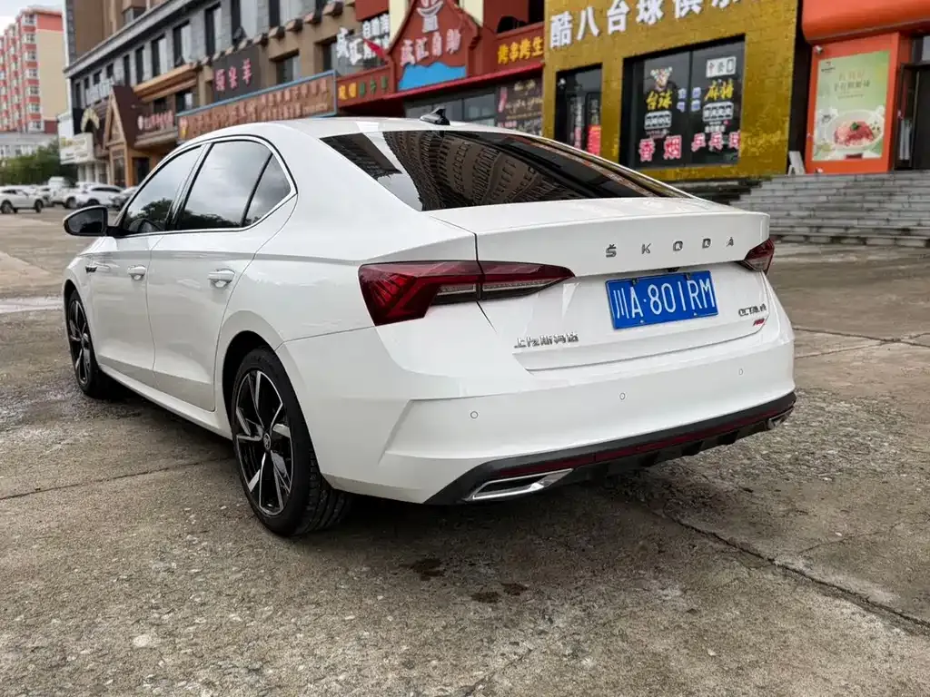 Skoda Octavia — фото 8