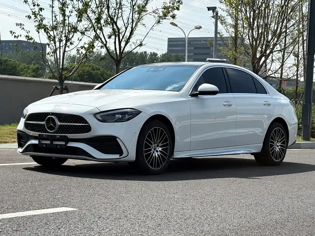 Mercedes-Benz C-Class — фото 1