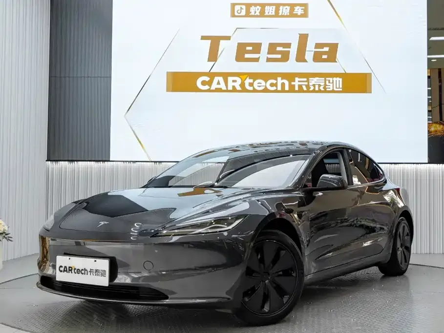 Tesla Model 3 — фото 1