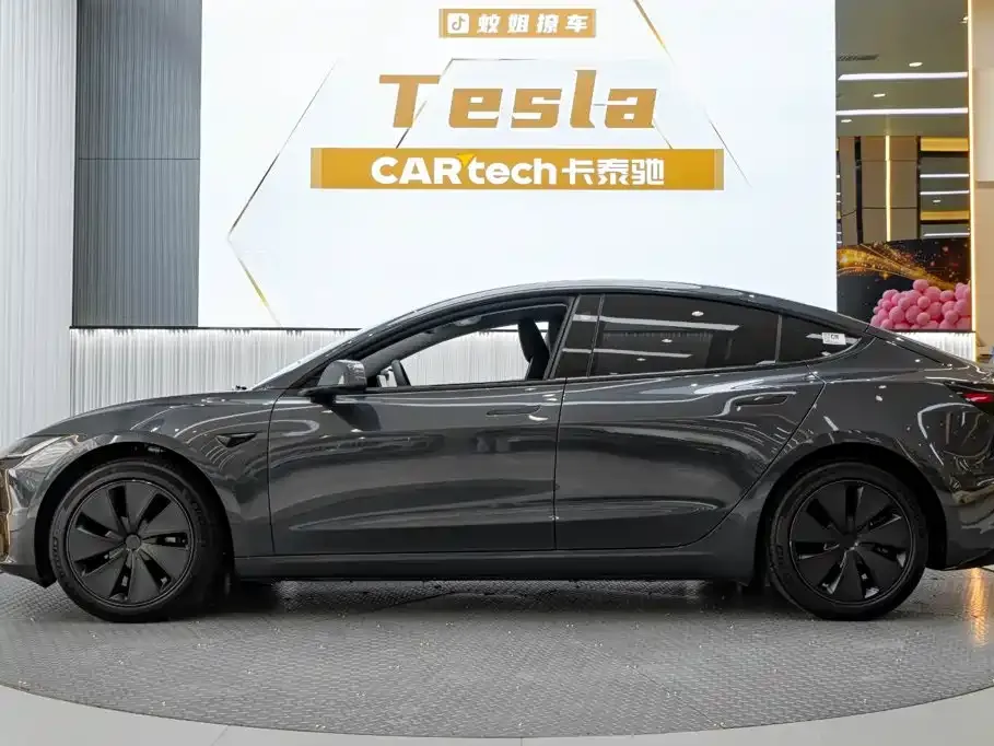 Tesla Model 3 — фото 8