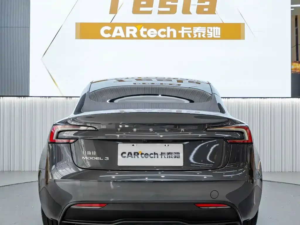 Tesla Model 3 — фото 10