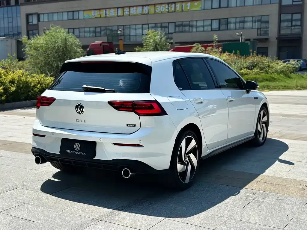 Volkswagen Golf GTI — фото 2