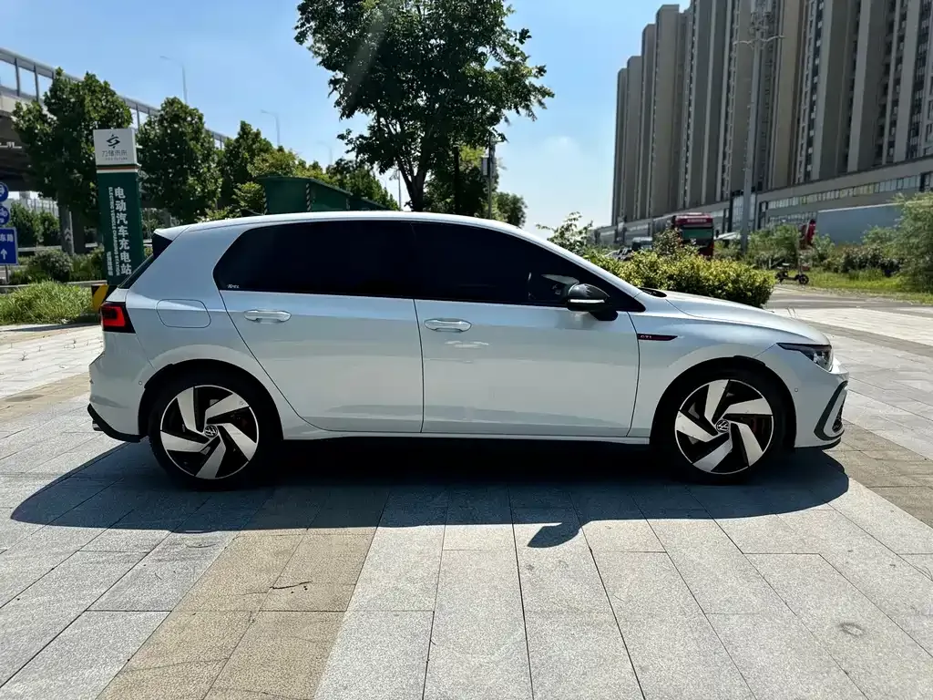 Volkswagen Golf GTI — фото 4