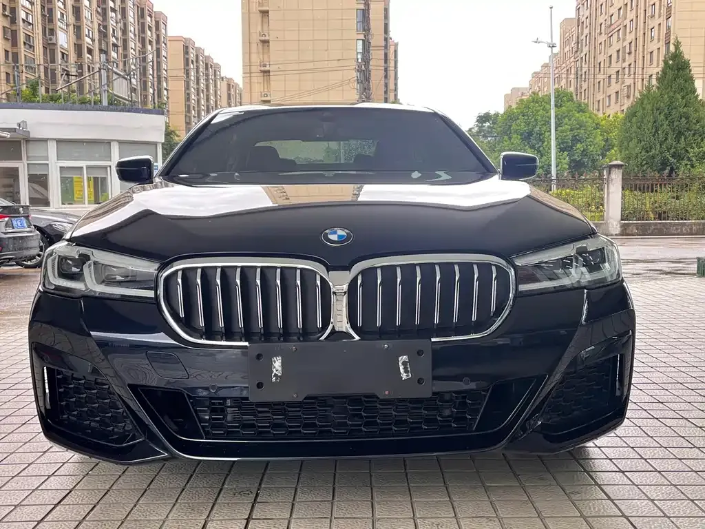 BMW 5 Series — фото 8