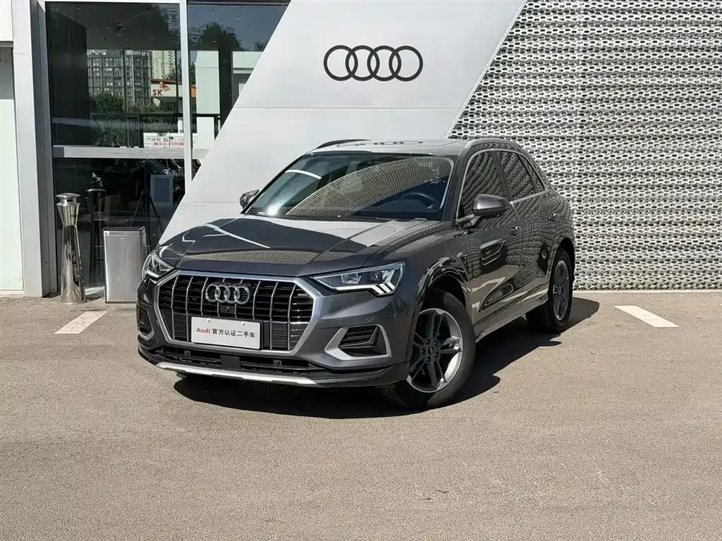 Audi Q3 — фото 1