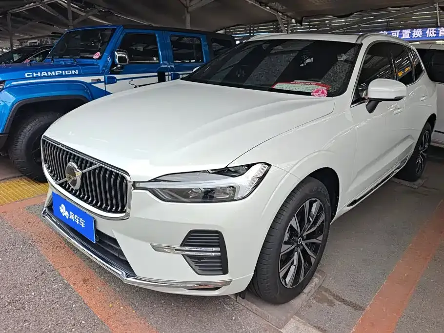 Volvo XC60 — фото 1