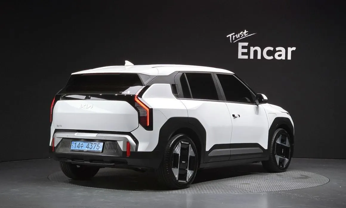 Kia EV3 — фото 2