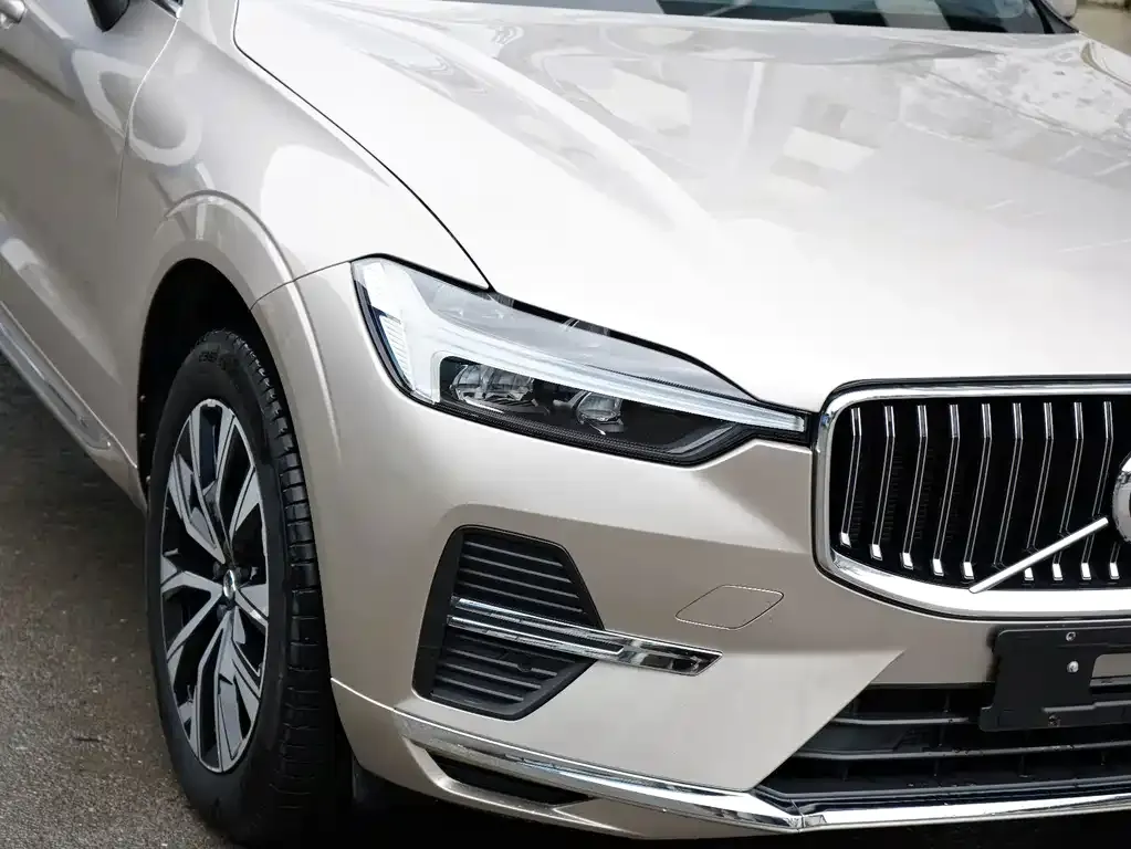 Volvo XC60 — фото 3
