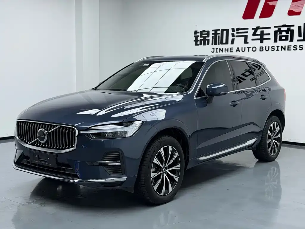 Volvo XC60 — фото 1