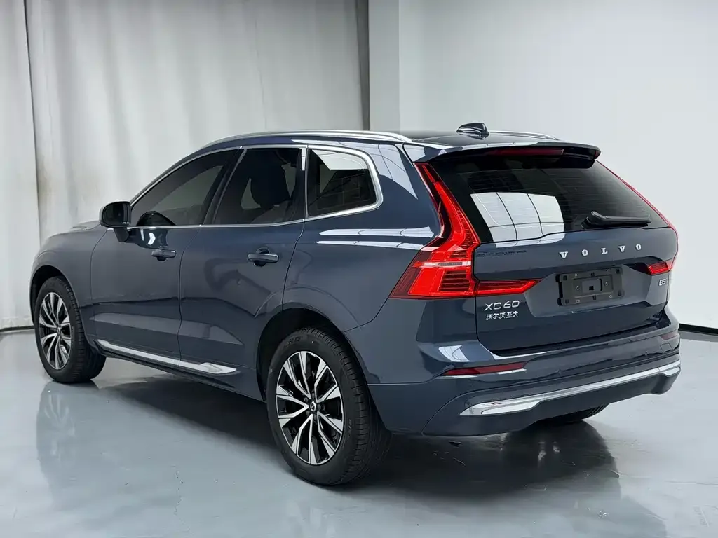 Volvo XC60 — фото 3