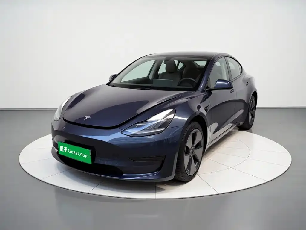 Tesla Model 3 — фото 1