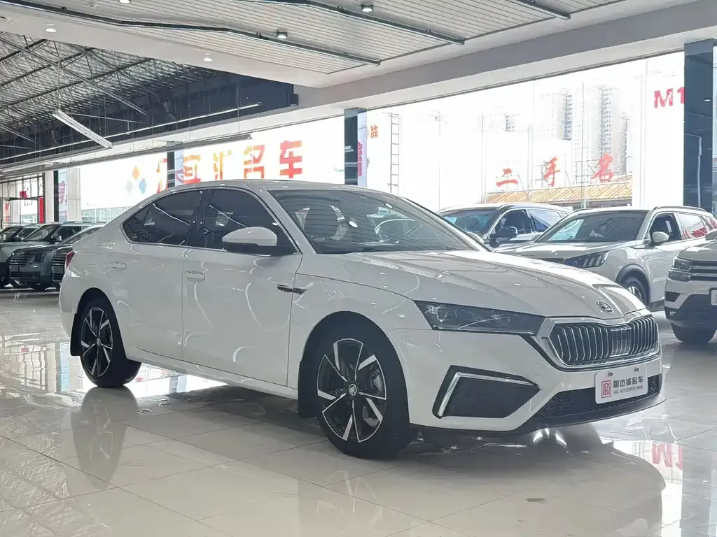 Skoda Octavia — фото 7