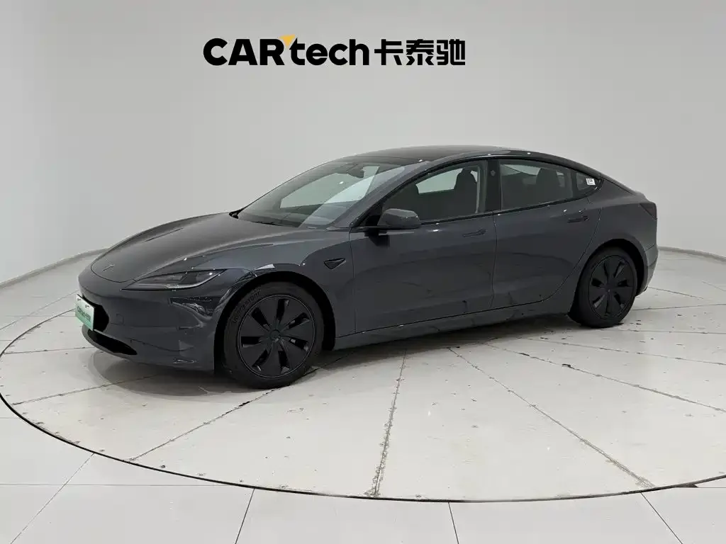 Tesla Model 3 — фото 1