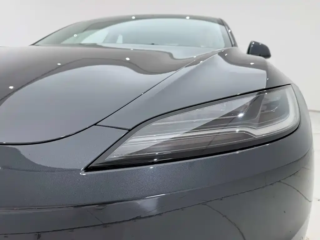 Tesla Model 3 — фото 3