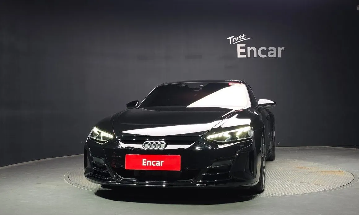 Audi e-tron GT — фото 7