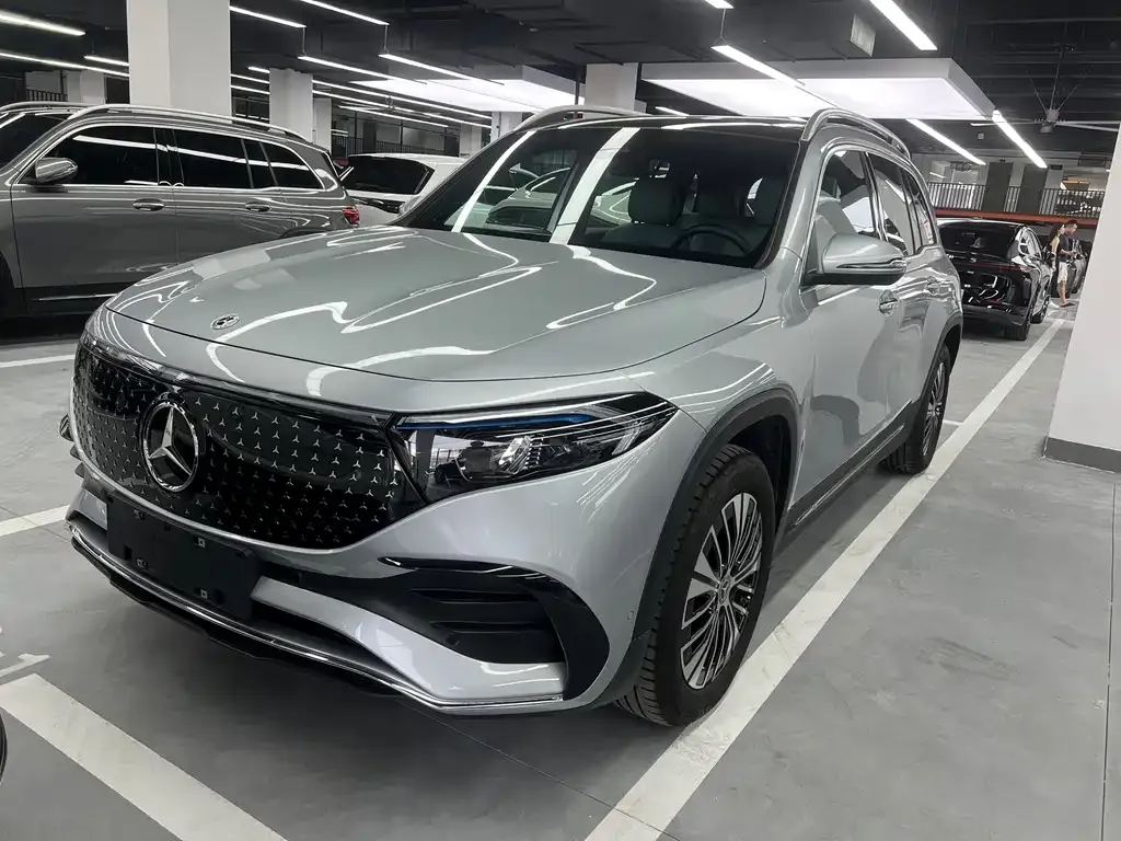 Mercedes-Benz EQB — фото 1