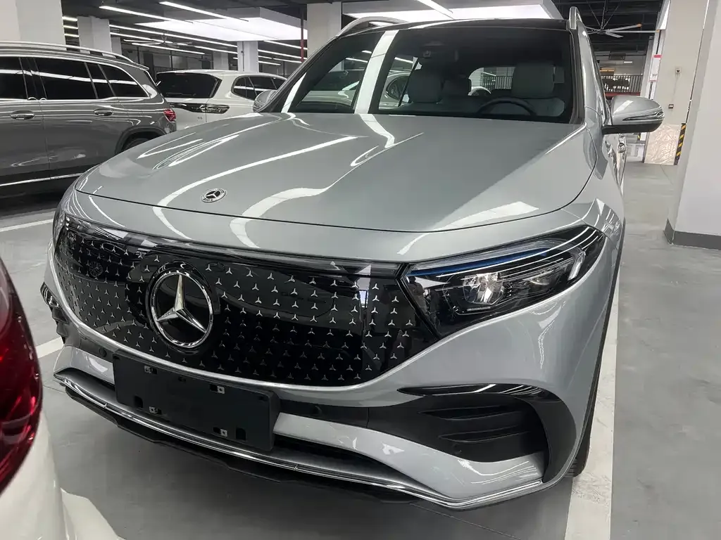 Mercedes-Benz EQB — фото 10