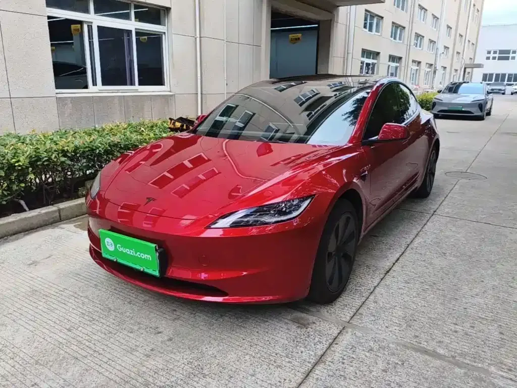 Tesla Model 3 — фото 3