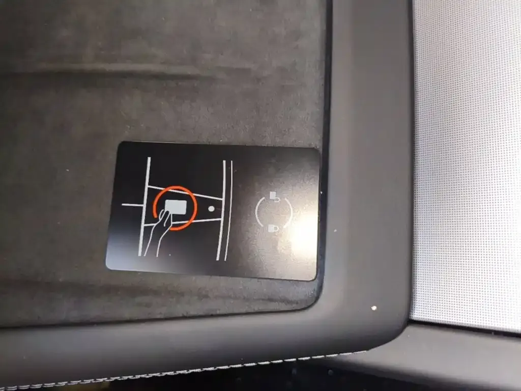 Tesla Model 3 — фото 10