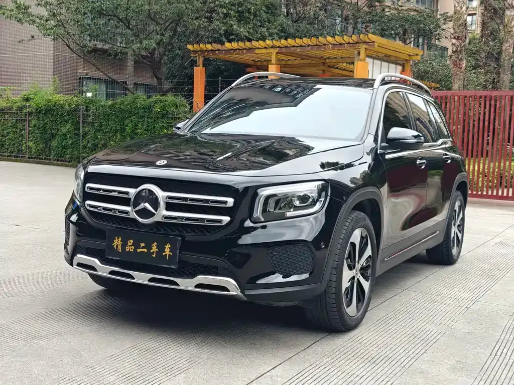 Mercedes-Benz GLB — фото 1