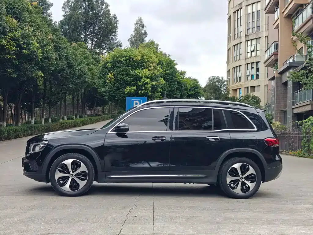 Mercedes-Benz GLB — фото 10