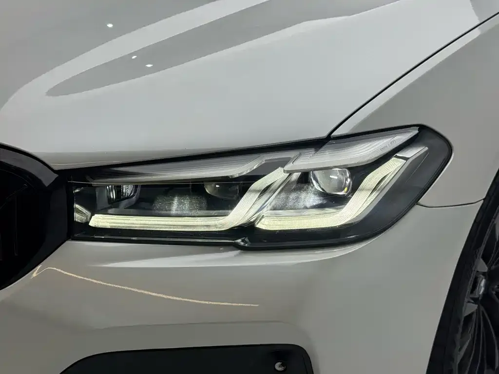 BMW 5 Series New Energy — фото 6