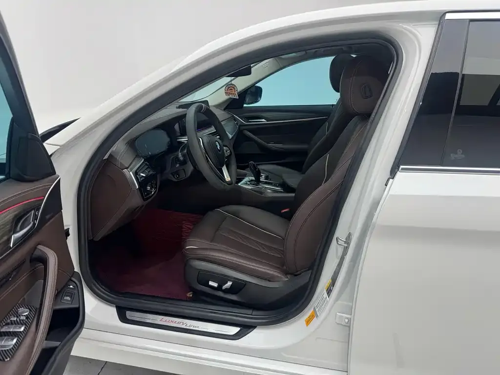 BMW 5 Series New Energy — фото 3